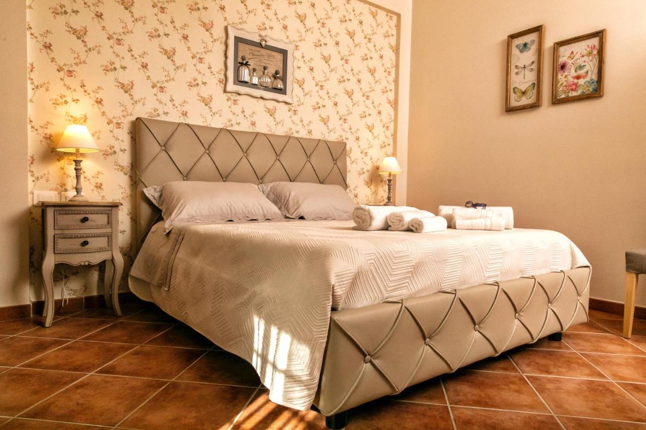 Il Mandorlo Fiorito Bed And Breakfast 奥利亚斯特罗奇伦托 外观 照片